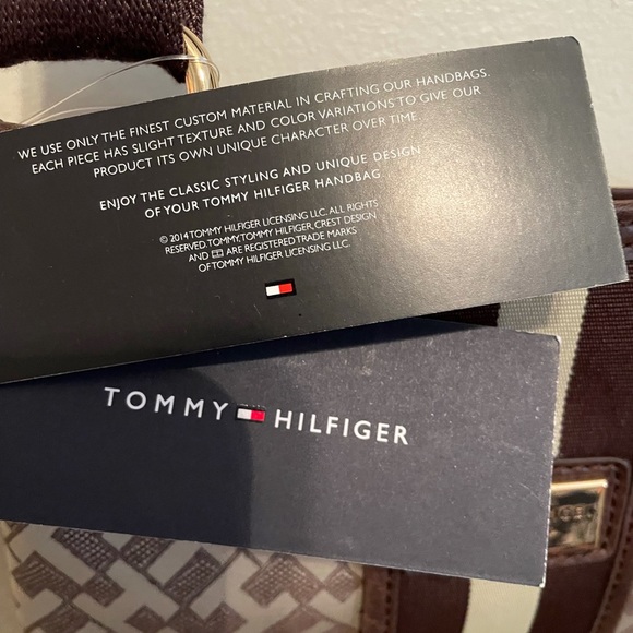 NWT Tommy Hilfiger Crossbody bag - Picture 4 of 9